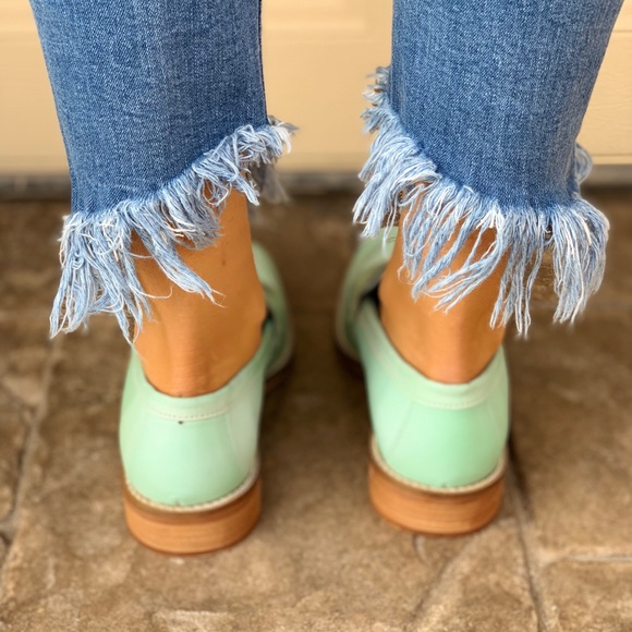 Artisan Distressed Frosted Mint Leather Oxford - Picture 3 of 6